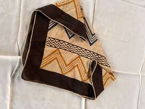 Vente en gros de bandana en coton imprimé Bagru Dabu pour femmes, bandana fait à la main, écharpes carrées de couleur naturelle - Product Image 4