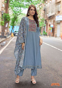 ชุดเดรสผ้าไหมสไตล์อินเดีย vichitra พร้อมกางเกงผ้าคอตตอนทำมือปักลายดอกไม้สำหรับงานปาร์ตี้ - Product Image 6