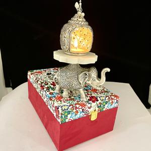 Éléphant en argent plaqué avec porte-bougie et boîte cadeau élégante - Product Image 5