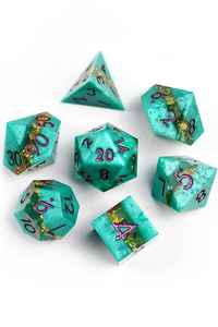 Dados de resina negros a granel hechos a mano al por mayor, logotipo personalizado, alta exigencia, superventas, juego infantil, dados de resina para juego Lodu - Product Image 2