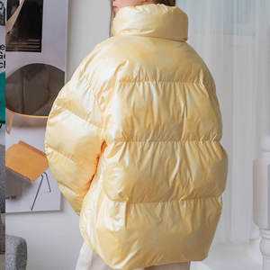 Chaqueta de Invierno Acolchada de Lujo para Mujer, Talla Grande, Forro de Piel, Satén, Impermeable, Reversible, Gruesa y Ligera, con Impresión de Logotipo Personalizado - Product Image 2