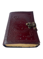 Carnet de notes en cuir véritable marron foncé avec métal C-Lock papiers de bord de pont faits à la main carnet de notes ou journal en relief soleil et lune
