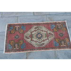 พรมวินเทจตุรกี ขนาด 1.7x3.2 ฟุต พรมลายดอกไม้สีแดงน้ำเงิน ทำจากขนสัตว์ - Product Image 4