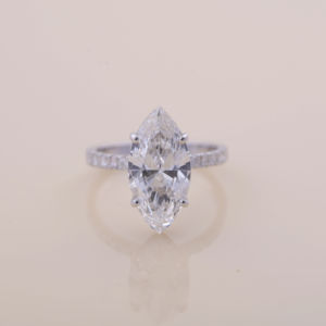 Bague de fiançailles en diamant de laboratoire taille marquise 4,05 carats, or blanc, jaune et rose 9K, avec pavé, pour mariée - Product Image 1