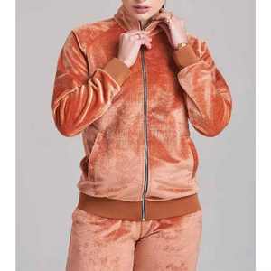 Ensemble de survêtement décontracté deux pièces en velours pour femme, personnalisé par le fabricant, comprenant un sweat à capuche doux et un pantalon de jogging, idéal pour l'hiver. - Product Image 6