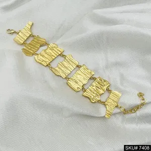 Bracelet ou manchette de créateur fait main en plaqué or Bijoux de mode Bracelet design en plaqué or Bracelets pour femmes - Product Image 1