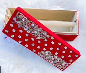 Boîte à bijoux rectangulaire en bois traditionnelle, personnalisée, faite à la main, avec broderie de luxe en zari, nom brodé, cadeau de mariage, rangement de bijoux, 12x9 - Product Image 2