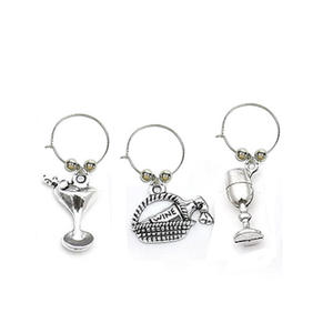 Charmes de verre à vin gravés de luxe, réutilisables, écologiques, élégants et identificateurs de boissons saisonniers – Sélection de cadeaux - Product Image 3