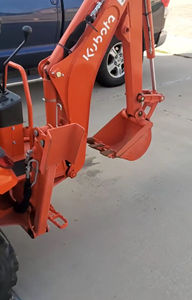 Tracteur miniature Kubota BX-23S 24 CV avec roue de tondeuse attachée, composants essentiels pour les petites exploitations agricoles, y compris le moteur à roulement usagé - Product Image 4