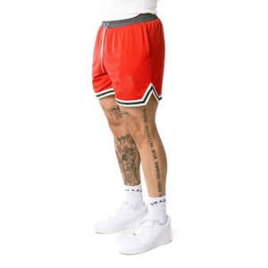Shorts décontractés rouges pour hommes, taille élastique, taille mi-haute, respirants, légers, couleur unie, avec bande latérale - Product Image 3