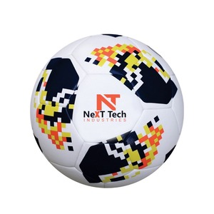 Ballon de football d'entraînement Next Tech Industries en matériau PU pour l'entraînement avec design personnalisé et logo personnalisé - Product Image 1