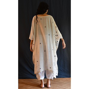 Caftán Jamdani para Mujer con Silueta Cuadrada, Diseño sin Mangas Transpirable con Corte Recto Elegante y Bordado - Product Image 3