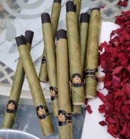 Rollos de hoja de palma orgánica enrollados a mano bellamente estilo de lujo mejor Compatible 4 tamaños brotes de hoja de combustión lenta sabor completo