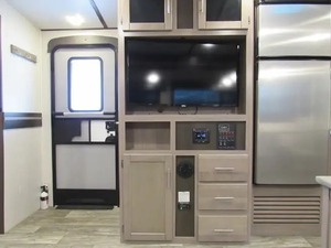 Autocaravana Pristine Clean K-H 2021 C-r-o-s-s roads Rv S-u-n-s-e-t Trail 253 RB - Product Image 2