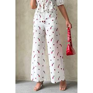 Pantalones de Voile Bordados para Mujer, Elegantes con Detalles de Bordado Intrincado - Product Image 3