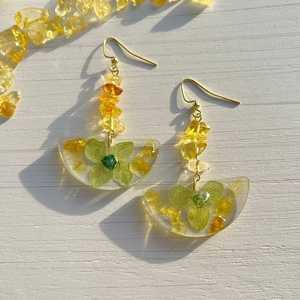 Pendientes colgantes de resina de diseñador de alta calidad, joyería de moda Vintage de lujo para bodas y ocasiones especiales - Product Image 1