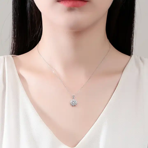 Ensemble de bijoux en argent 925 avec motif floral classique en moissanite pour femmes - Collier, boucles d'oreilles, bague, ensemble pour mariage et anniversaire - Product Image 4