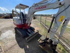 รถขุดดินมือสองเครื่องขุดตีนตะขาบขนาดเล็ก2021 Takuchi TB230 - Product Image 3