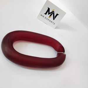 Chaîne murale en résine mate bordeaux, décoration, pièce d'art artisanale - Product Image 1