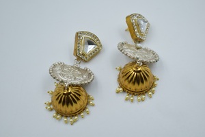 Material de latón antiguo de primera calidad, último diseño, joyería de moda elegante, pendiente Jhumka elegante para niñas y mujeres - Product Image 3