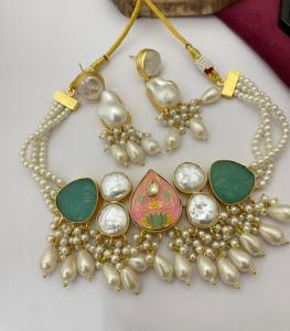 Ensemble de tour de cou en perles Kundan plaqué or Regal Collier royal d'inspiration moghole fabriqué à la main pour les mariages - Product Image 1