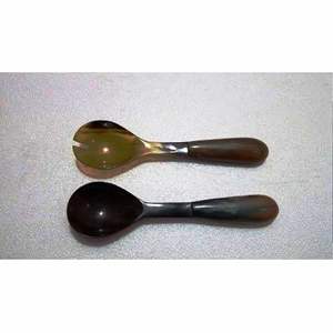 Ensemble de serveurs à salade en corne et en résine, bois naturel avec 2 spatules, ustensiles durables faits à la main - Product Image 5