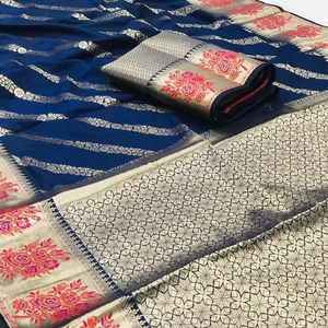 El último diseñador Pure Soft Banarasi Silk Weaving Border Saree de Fab Zone - Product Image 1