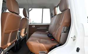 Pick-up double cabine 2025 LX-Z V6 4.0L essence AT, toutes options, véhicule d'occasion en excellent état, conduite à gauche ou à droite, vente - Product Image 3