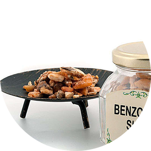 La résine de benjoin est une matière première dans la production d'encens et de fumigants/récolté au Vietnam/ M. Kevin + 84 968311314 - Product Image 1