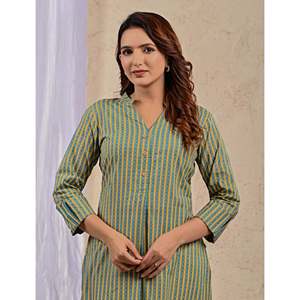 Kurti Recto Estampado con Rayas Verdes, Ropa Étnica India de Rayón para Niñas y Damas, Suave, Cosido, Moderno, para Uso Diario o Fiestas - Product Image 1