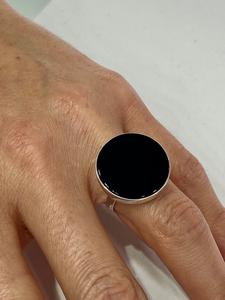 Bague en pierres précieuses Onyx noir pour femmes, faite à la main, monture classique pour fiançailles, anniversaire, mariage, tenue quotidienne, bijoux fins - Product Image 5