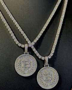 3Ct redondo Real Moissanite personalizar carta hombres colgante 14K chapado en oro amarillo - Product Image 3