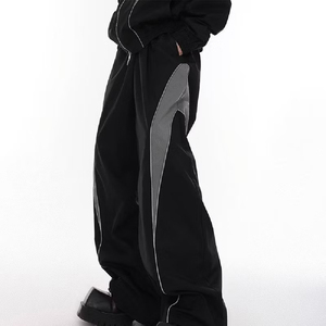 Conjunto Deportivo de Invierno Personalizado para Hombre, Chaqueta Cortavientos y Pantalones Jogger de Nailon con Estampado, Elástico y Reflectante - Product Image 6