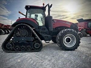 Tracteur 4x4 robuste IH Magnum 340, 20 CV, couple élevé, capacité de travail exceptionnelle, pour grandes surfaces agricoles - Product Image 3