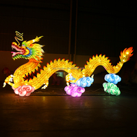 Allumez illuminez la lanterne chinoise traditionnelle de Loong de dragon pour le festival d'événement