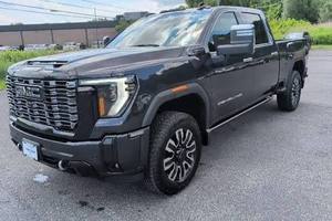 PRECIO DE SUBASTA PARA CAMIONETA SIERRA DENALI DOBLE CABINA 3500 HD ULTIMATE 4X4 DE ALUMINIO USADA, MODELO 2025, EN BUEN ESTADO DE FUNCIONAMIENTO - Product Image 2
