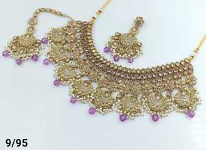 FANCY ANTIGUO TRADICIONAL Y DE MODA TONO DORADO KUNDAN PERLA GARGANTILLA COLLAR PENDIENTES CONJUNTO CON MANGTIKA PARA MUJER Y NIÑA - Product Image 2