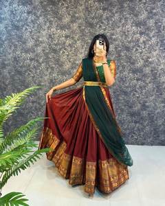 Robe pour enfants en Narayan Pet et soie avec bordure en zari, vêtements occasionnels, fabricant de mode pour enfants en Inde au prix le plus bas - Product Image 6