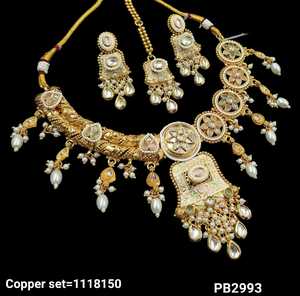 Belle Superbe Kundan Clouté Fleur Forme Dangle Or Plaqué Cuivre Bijoux De Mariage Avec Boucles D'oreilles Mangtika Ensemble Pour Femmes - Product Image 3