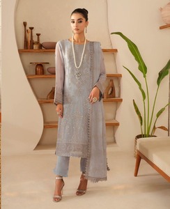 Costumes Shalwar kameez pour femmes en tissu de très haute qualité avec une broderie très fine salwar kameez pakistanais - Product Image 6