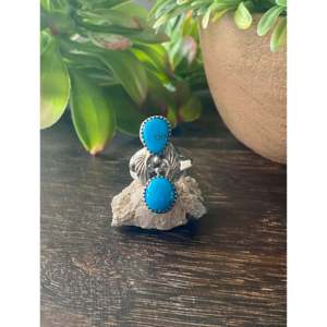 Anillo Auténtico Navajo Hecho a Mano con Turquesa Chapada en Oro Rosa, Talla 6.75, Piedras Preciosas Naturales con Engaste de Bisel - Product Image 1