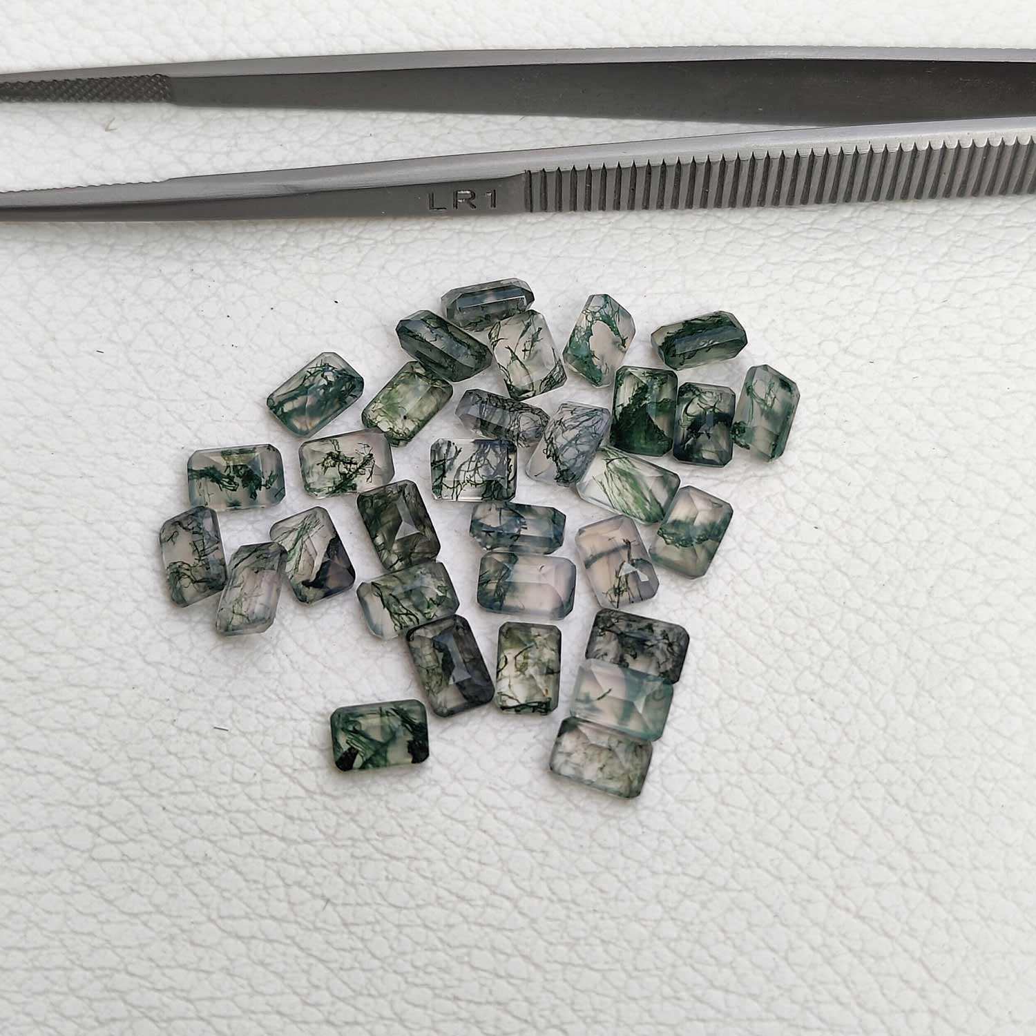 สีเขียว