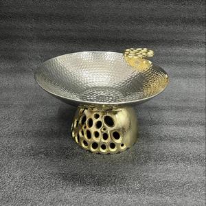 Bol au design de luxe coulé en acier inoxydable et aluminium pour servir le dessert et le gâteau pendant la saison du Ramadan - Product Image 1