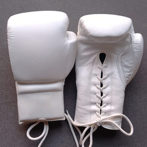 Guantes de Boxeo de Piel Blanca con Logotipo Personalizado de Primera Calidad, Guantes de Boxeo Profesionales con Cordones para Entrenamiento de Adultos - Product Image 4