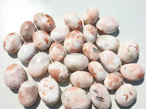 Cristal de scolécite rose naturel rare en gros, pierre de paume, guérison par le reiki, méditation, feng shui, cœur de scolécite pêche - Product Image 3