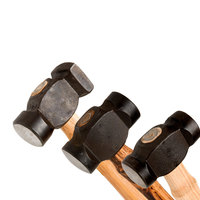Marteau à double coupe avec manche en bois durable | Idéal pour un usage vétérinaire, le soin des sabots, la gestion du bétail et les fermes