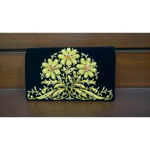 2025หรูหราคลัทช์ของผู้หญิงซิปผ้าใบสไตล์แฟชั่นอนาคต zari หินกึ่งอัญมณีประดับด้วยลูกปัดไข่มุกโซ่ - Product Image 1