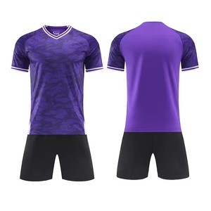 Conjunto de camiseta de fútbol de equipo personalizado de alta calidad, 100% poliéster, armadura acolchada de secado rápido, uniforme de liga de fútbol Unisex, Kit de diseño OEM - Product Image 6