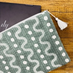 Housse pour ordinateur portable en coton vert clair vintage housse de protection pour ordinateur portable imprimée étanche au bureau quotidien avec un design simple - Product Image 4