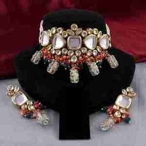 Conjunto de Collar Choker Kundan Chapado en Oro Indio con Meenakari en la Parte Posterior para Niñas y Mujeres, Ideal para Fiestas - Product Image 2